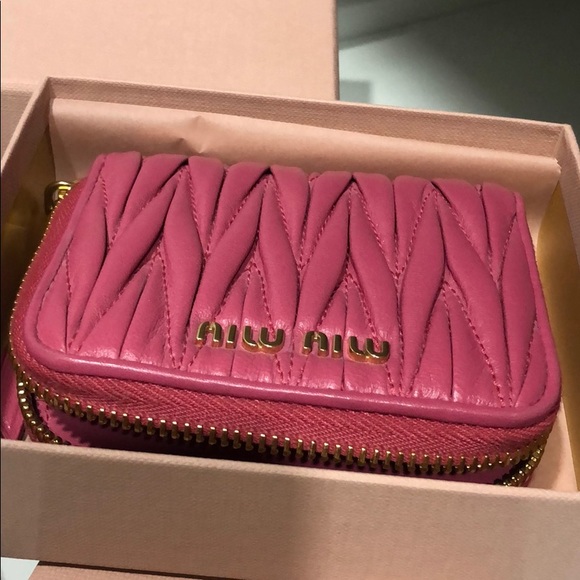 💯 authentic Miu miu wallet - Picture 4 of 7